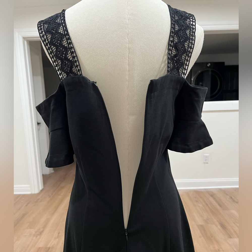 Yigal Azrouel  Pointe Cold Shoulder  Dress Size 6 - Picture 14 of 16